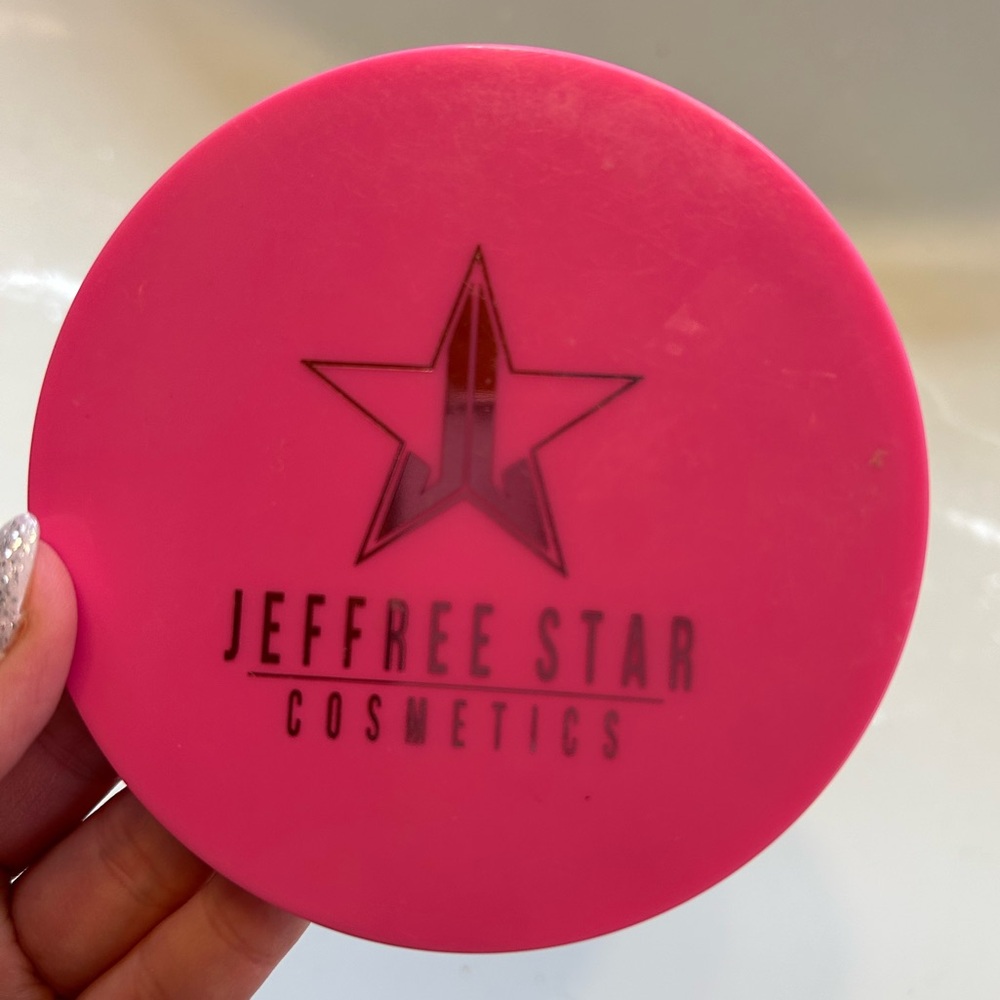 NWOB Jeffree Star skin frost in Ice Cold